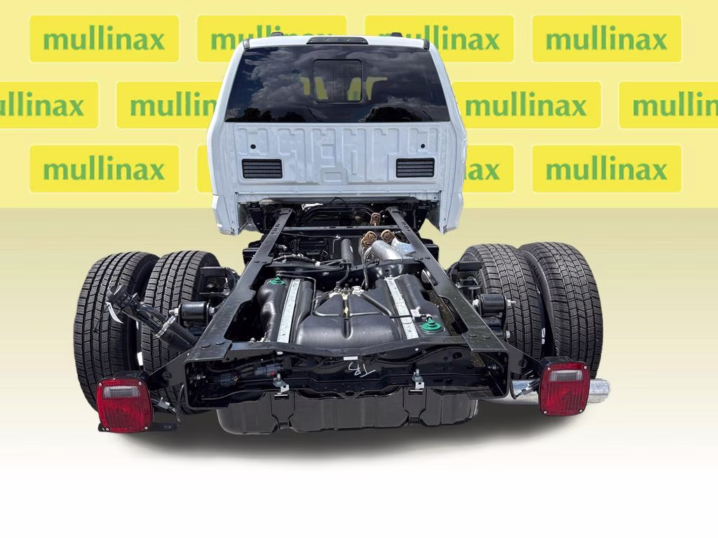 2026 Oxford White Ford Super Duty F-350 DRW XL RWD Chassis