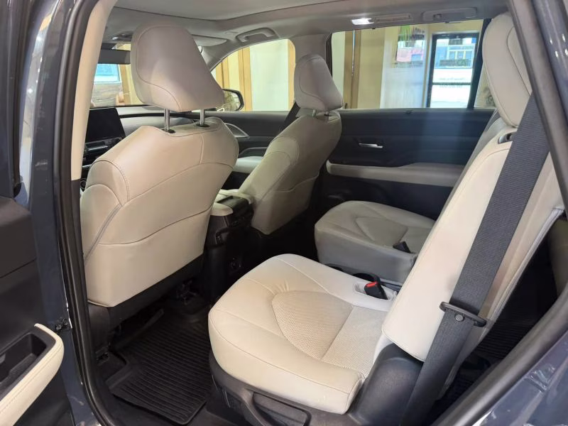 2024 Toyota Grand Highlander XLE Sport Utility 4D AWD