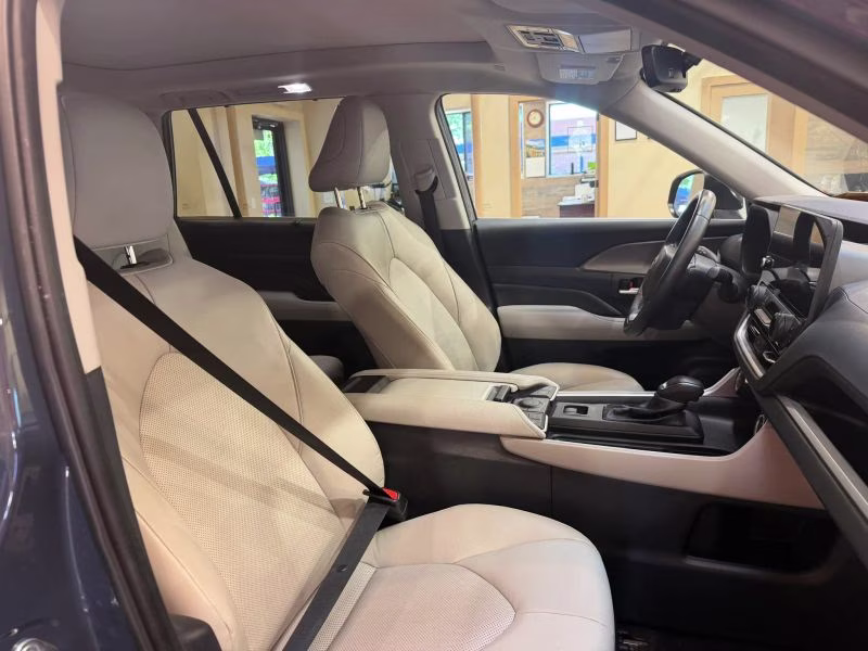 2024 Toyota Grand Highlander XLE Sport Utility 4D AWD