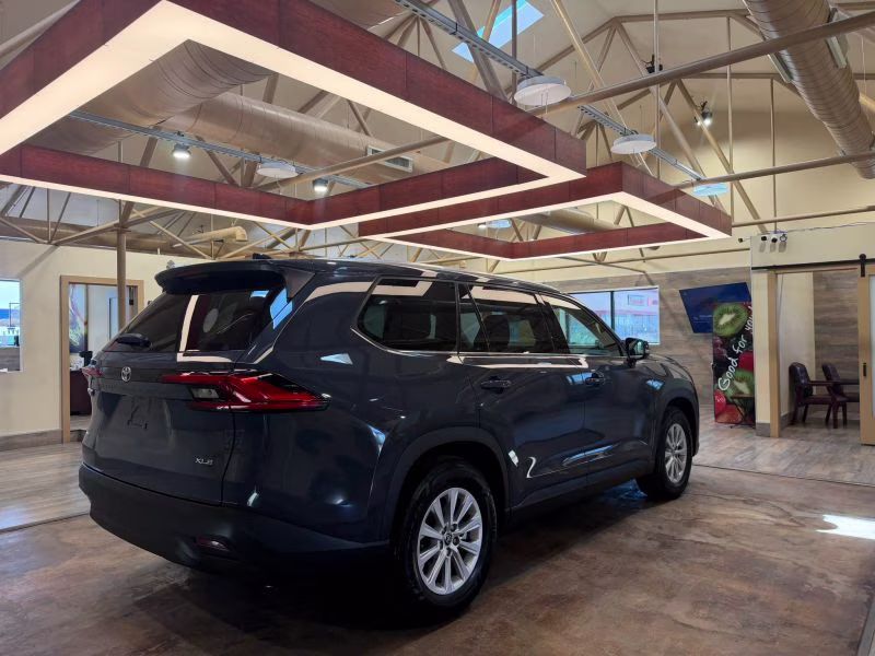2024 Toyota Grand Highlander XLE Sport Utility 4D AWD