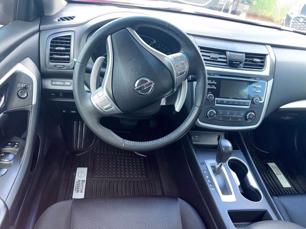2017 Cayenne Red Nissan Altima 2.5 SR FWD Sedan
