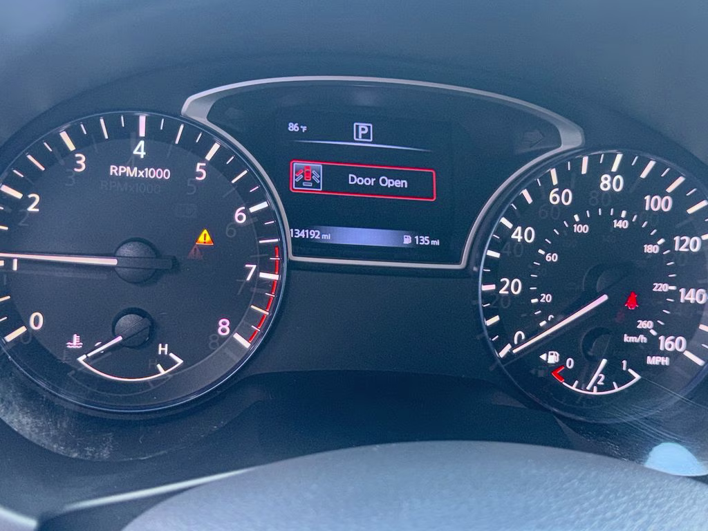 2017 Cayenne Red Nissan Altima 2.5 SR FWD Sedan