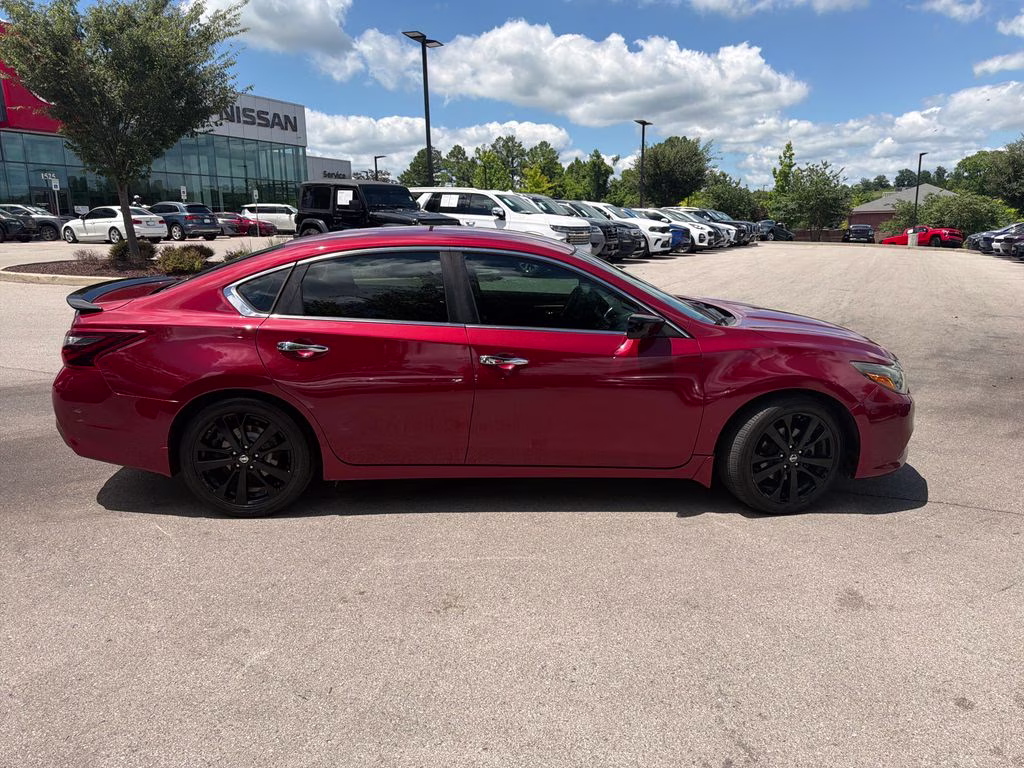 2017 Cayenne Red Nissan Altima 2.5 SR FWD Sedan