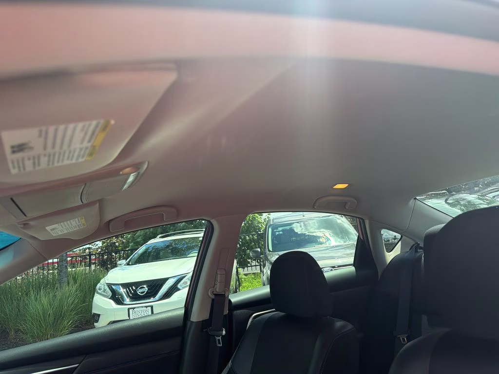 2017 Cayenne Red Nissan Altima 2.5 SR FWD Sedan