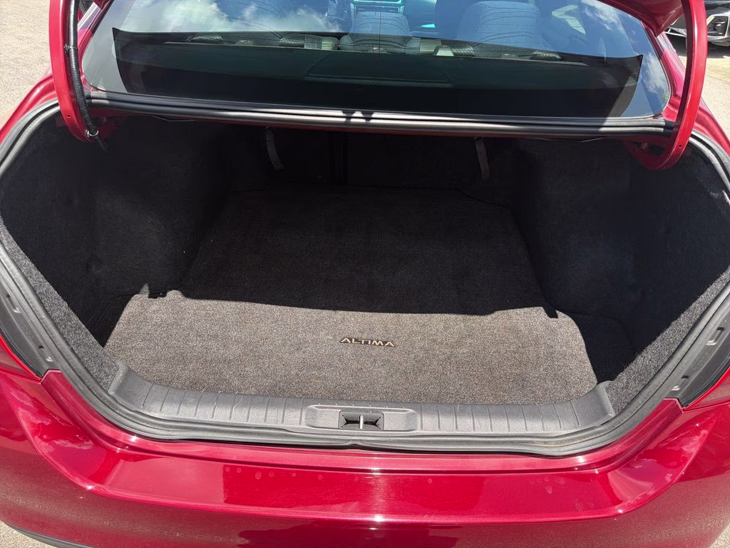 2017 Cayenne Red Nissan Altima 2.5 SR FWD Sedan