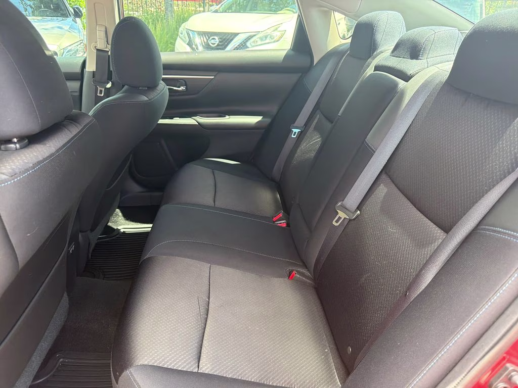 2017 Cayenne Red Nissan Altima 2.5 SR FWD Sedan