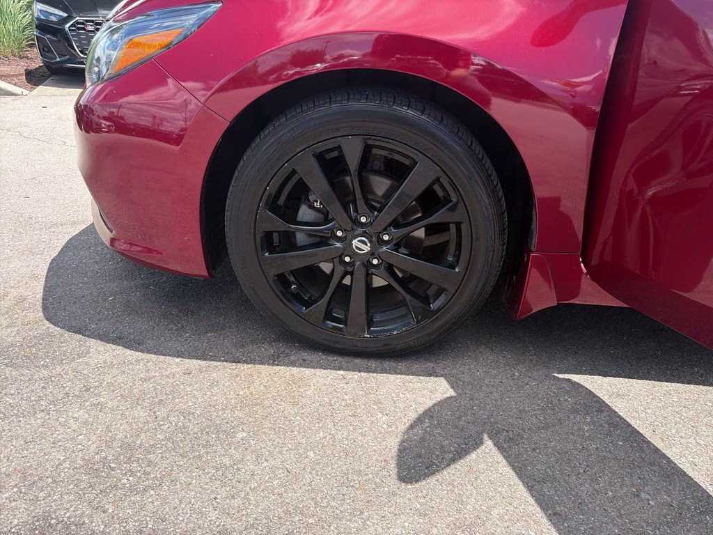2017 Cayenne Red Nissan Altima 2.5 SR FWD Sedan