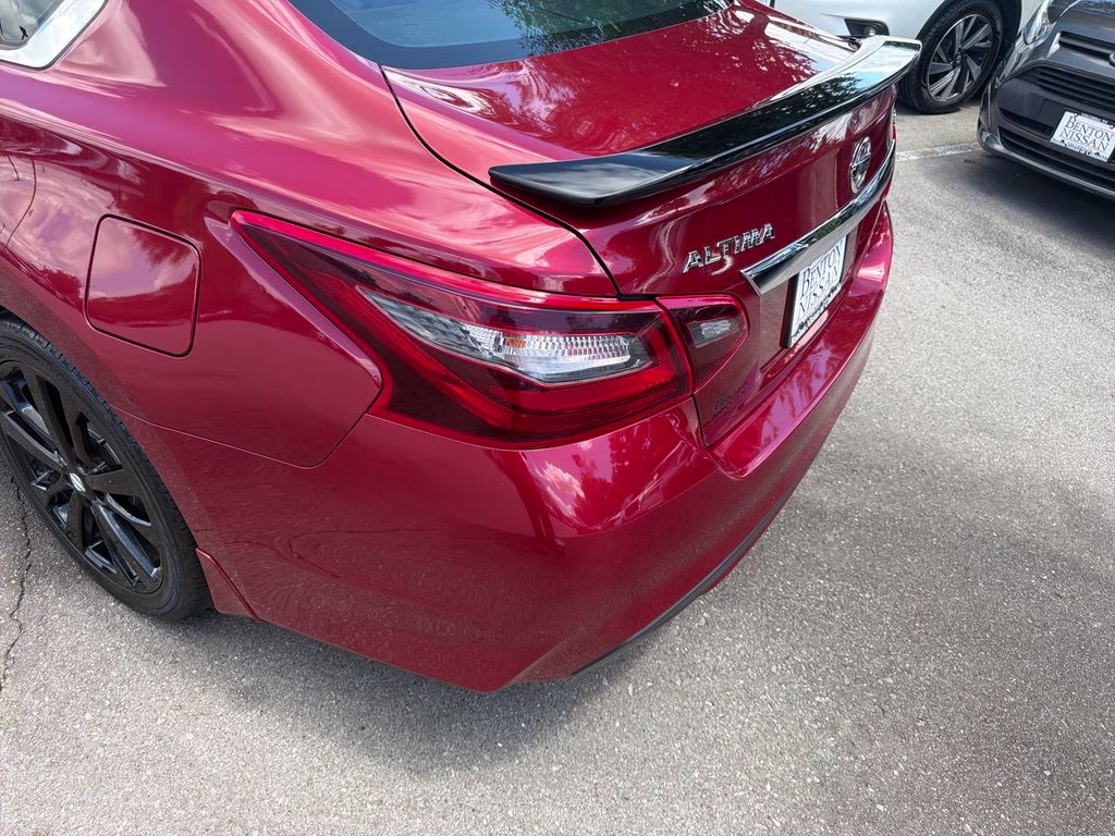 2017 Cayenne Red Nissan Altima 2.5 SR FWD Sedan