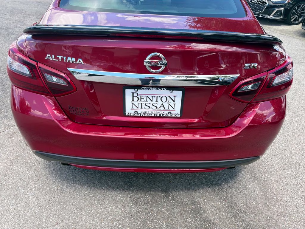 2017 Cayenne Red Nissan Altima 2.5 SR FWD Sedan