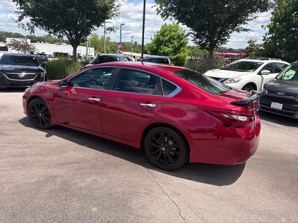2017 Cayenne Red Nissan Altima 2.5 SR FWD Sedan