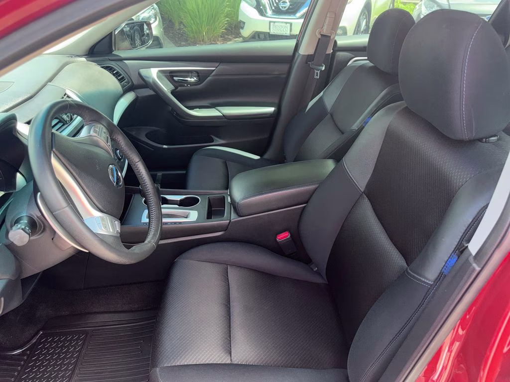 2017 Cayenne Red Nissan Altima 2.5 SR FWD Sedan