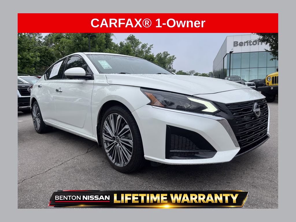 2023 Pearl White Tricoat Nissan Altima 2.5 SL AWD Sedan