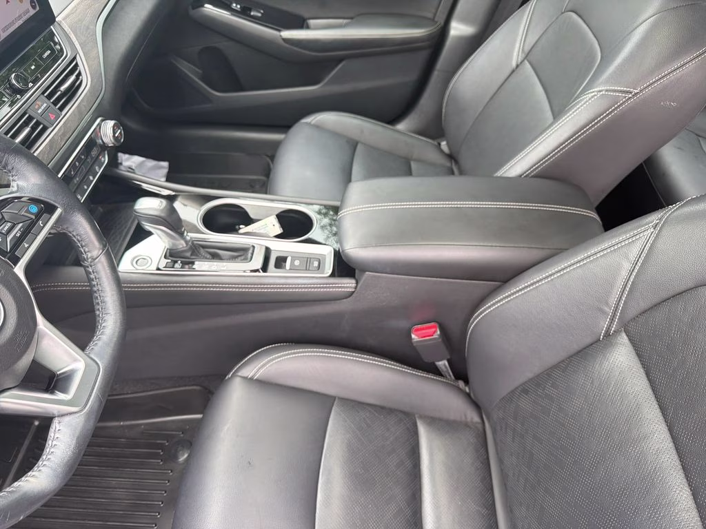 2023 Pearl White Tricoat Nissan Altima 2.5 SL AWD Sedan