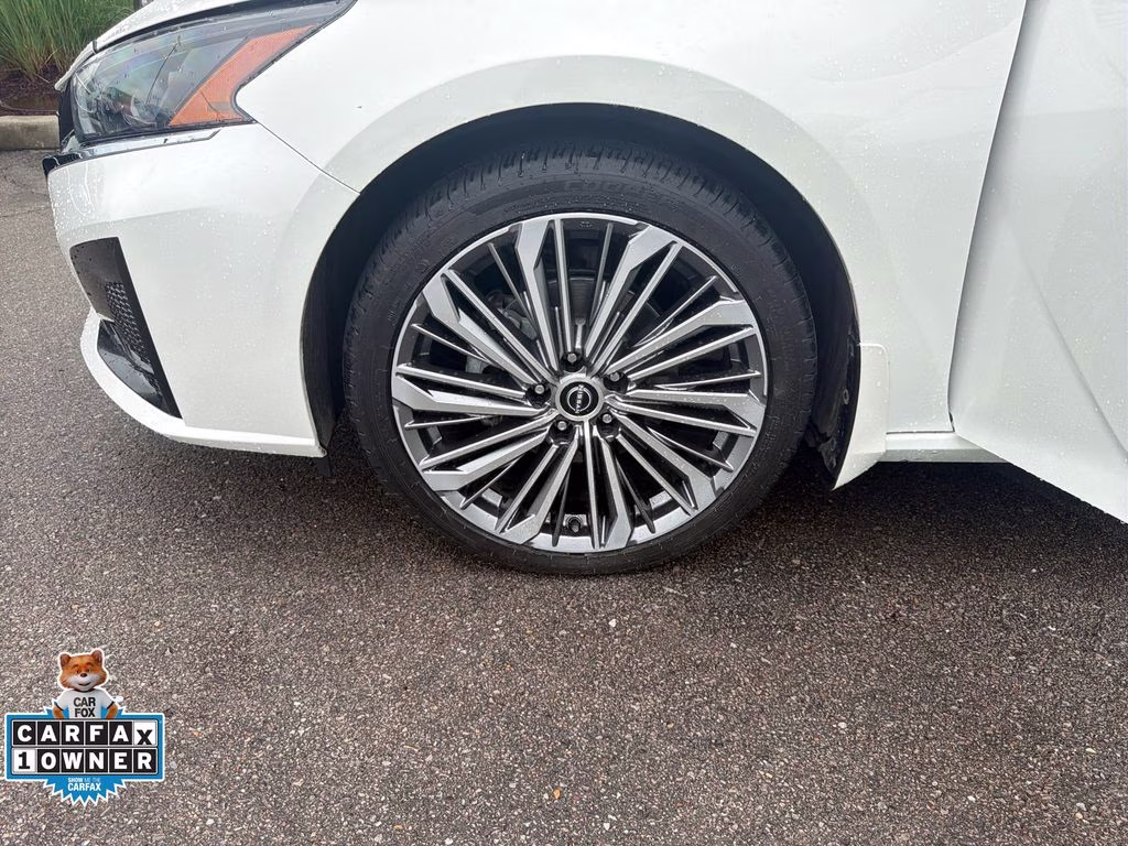 2023 Pearl White Tricoat Nissan Altima 2.5 SL AWD Sedan