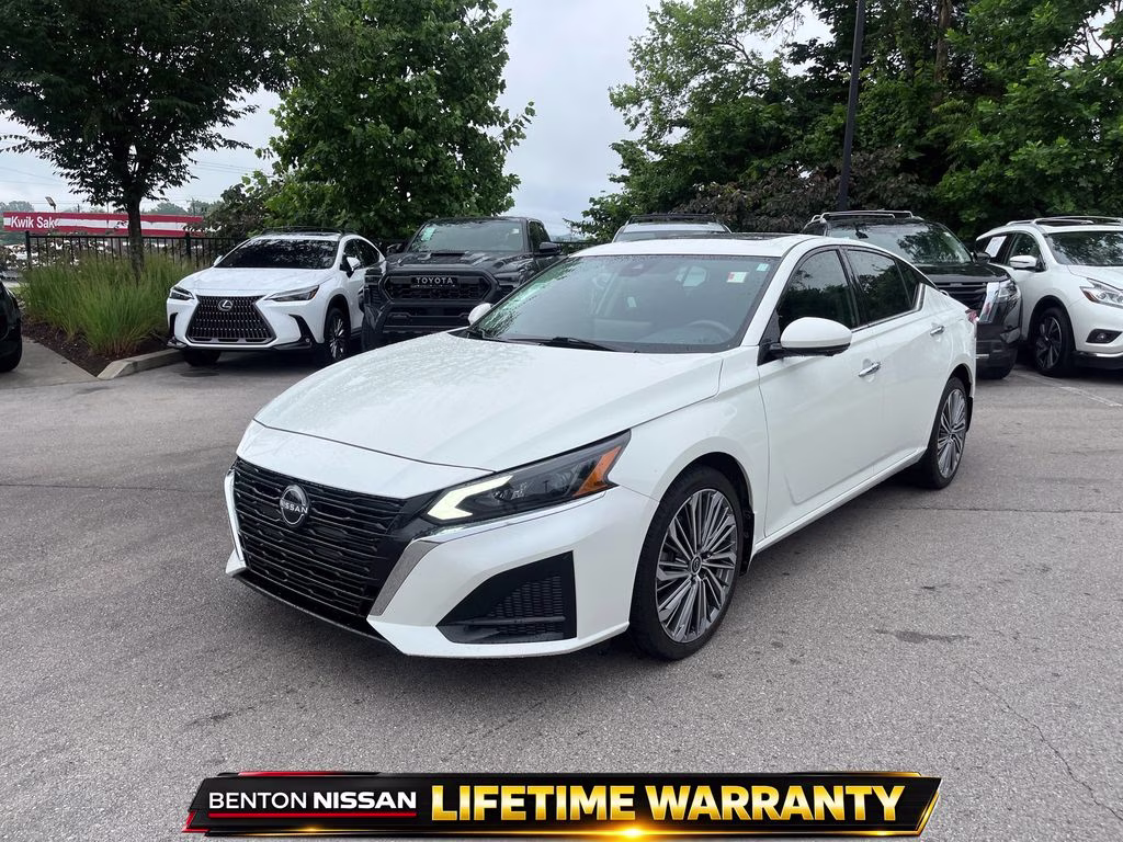 2023 Pearl White Tricoat Nissan Altima 2.5 SL AWD Sedan