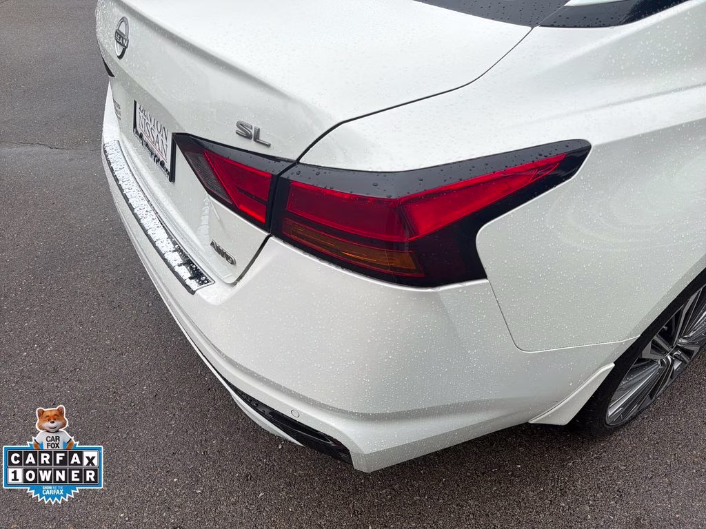 2023 Pearl White Tricoat Nissan Altima 2.5 SL AWD Sedan