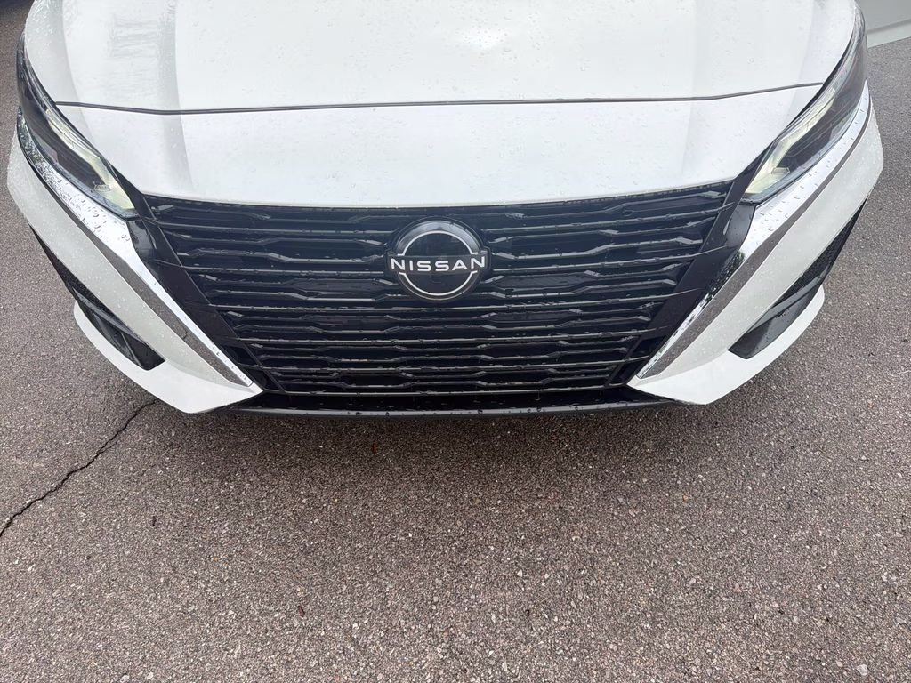 2023 Pearl White Tricoat Nissan Altima 2.5 SL AWD Sedan