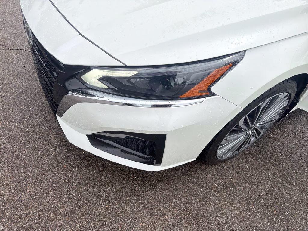 2023 Pearl White Tricoat Nissan Altima 2.5 SL AWD Sedan