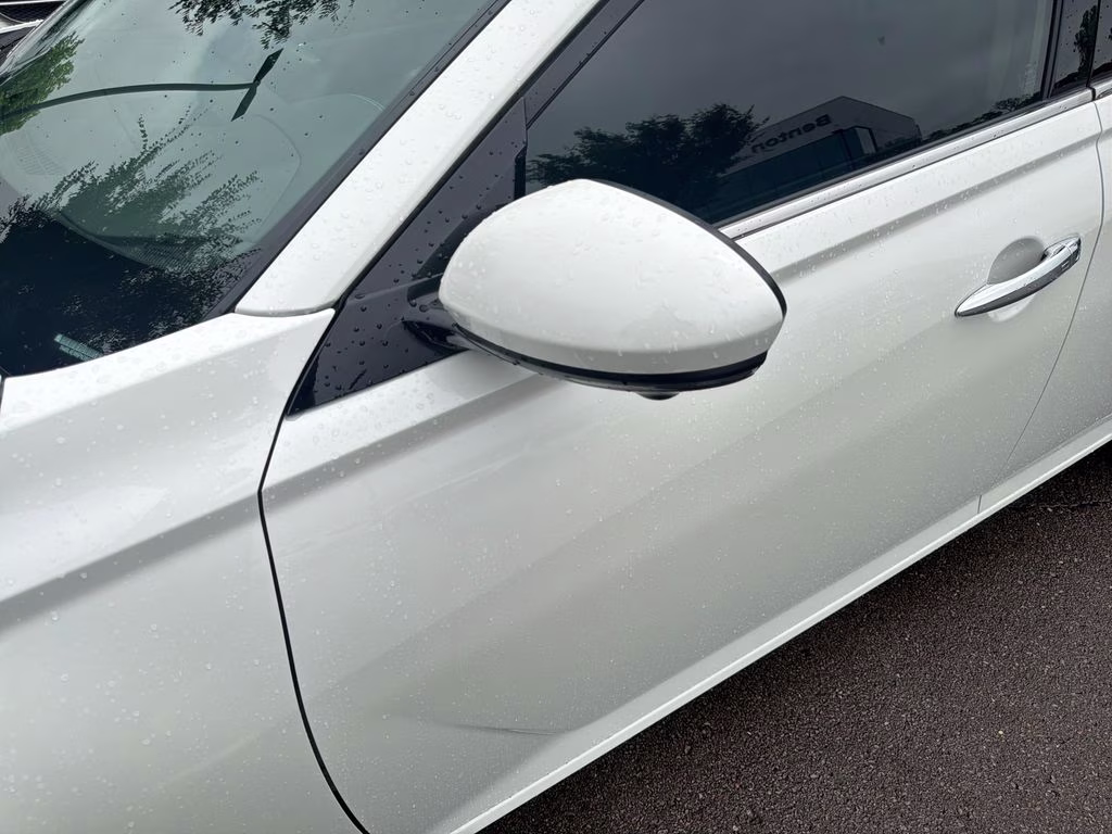 2023 Pearl White Tricoat Nissan Altima 2.5 SL AWD Sedan