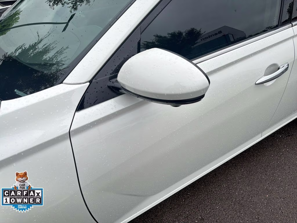 2023 Pearl White Tricoat Nissan Altima 2.5 SL AWD Sedan