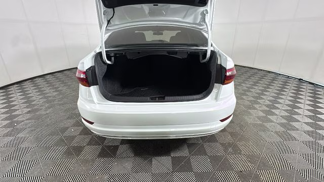 2019 Pure White Volkswagen Jetta R-Line FWD Sedan