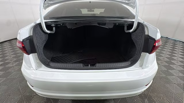 2019 Pure White Volkswagen Jetta R-Line FWD Sedan