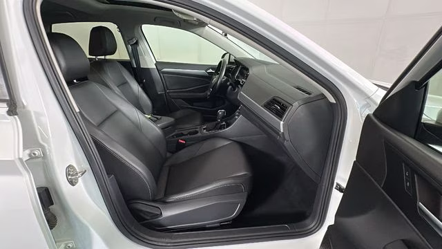 2019 Pure White Volkswagen Jetta R-Line FWD Sedan