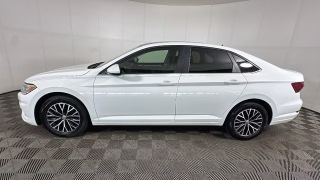 2019 Pure White Volkswagen Jetta R-Line FWD Sedan