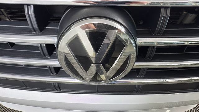2019 Pure White Volkswagen Jetta R-Line FWD Sedan