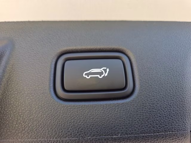2026 Shimmering Silver Hyundai Tucson SEL Plus AWD SUV