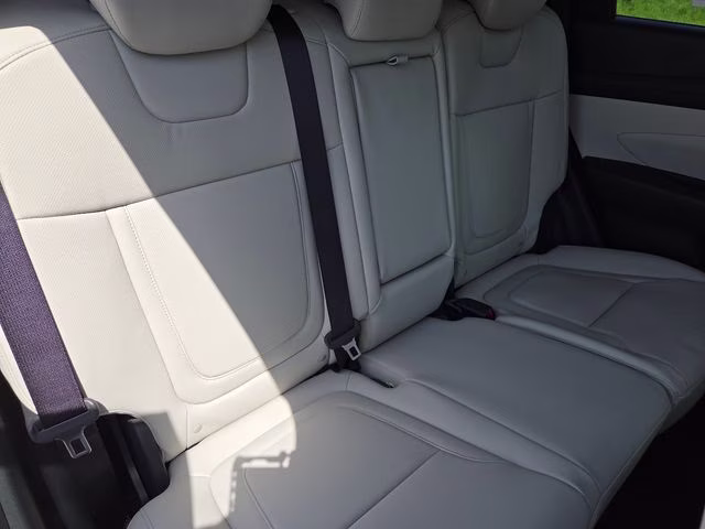 2026 Shimmering Silver Hyundai Tucson SEL Plus AWD SUV