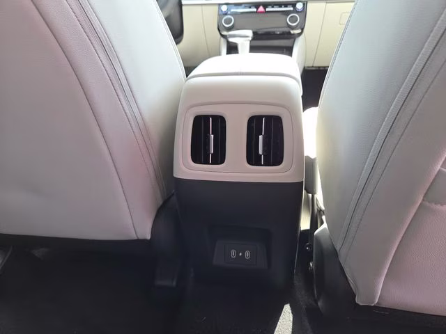 2026 Shimmering Silver Hyundai Tucson SEL Plus AWD SUV