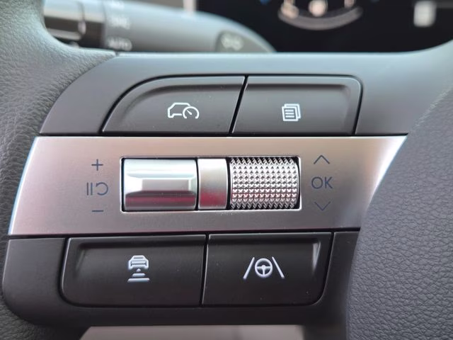 2026 Shimmering Silver Hyundai Tucson SEL Plus AWD SUV