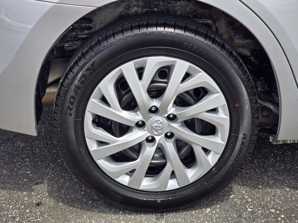 2019 Classic Silver Metallic Toyota Corolla LE FWD Sedan