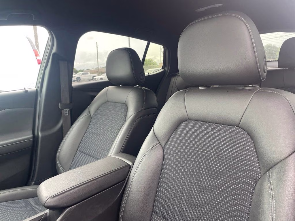 2025 Ebony Twilight Metallic Buick Envista Preferred FWD SUV