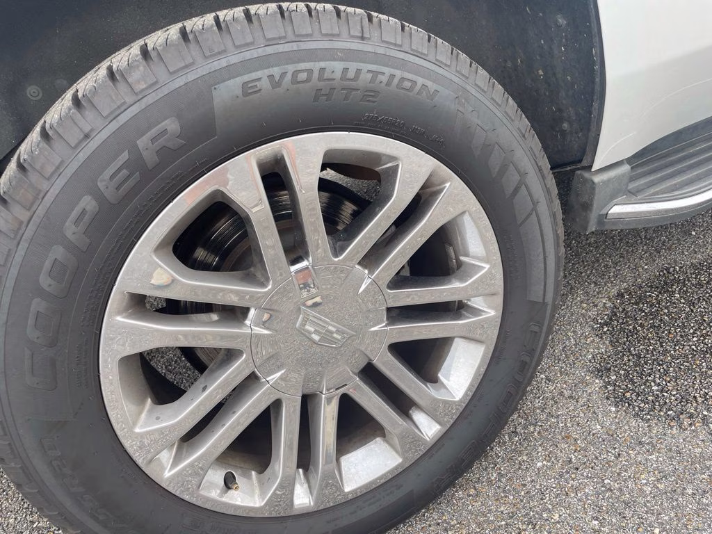 2017 Crystal White Tricoat Cadillac Escalade Base RWD SUV