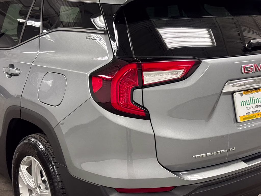 2023 Sterling Metallic GMC Terrain SLE FWD SUV