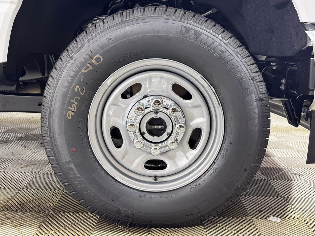 2026 Oxford White Ford Super Duty F-250 SRW XL 4X4 Truck