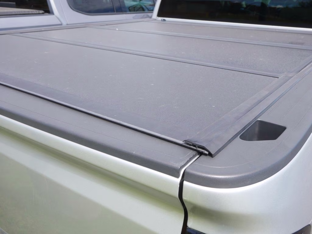 2014 Quicksilver Metallic GMC Sierra 1500 SLT 4X4 Truck
