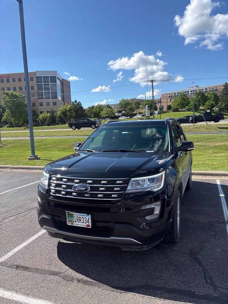 2016 Shadow Black Ford Explorer XLT w/Comfort & Trailer Tow Pkgs 4X4 SUV