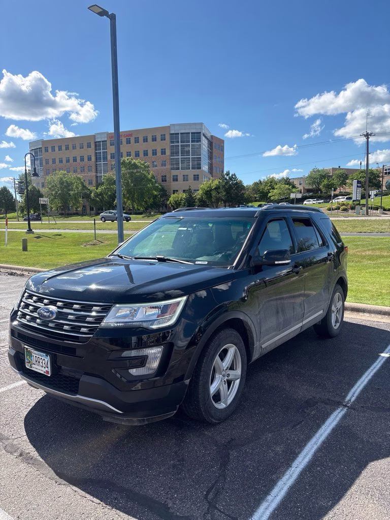 2016 Shadow Black Ford Explorer XLT w/Comfort & Trailer Tow Pkgs 4X4 SUV