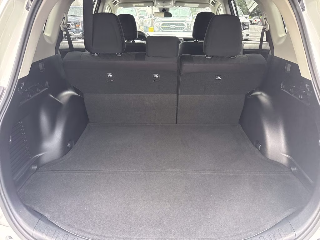 2017 Super White Toyota RAV4 LE FWD SUV