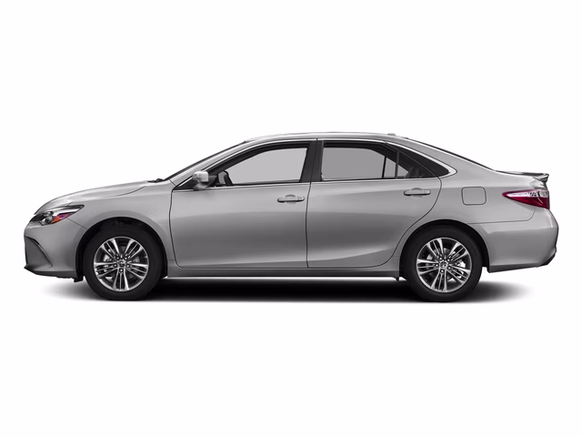 2017 SILVER Toyota Camry SE FWD
