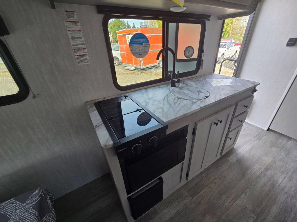 2025 Coachmen REMOTE 19R Trailer