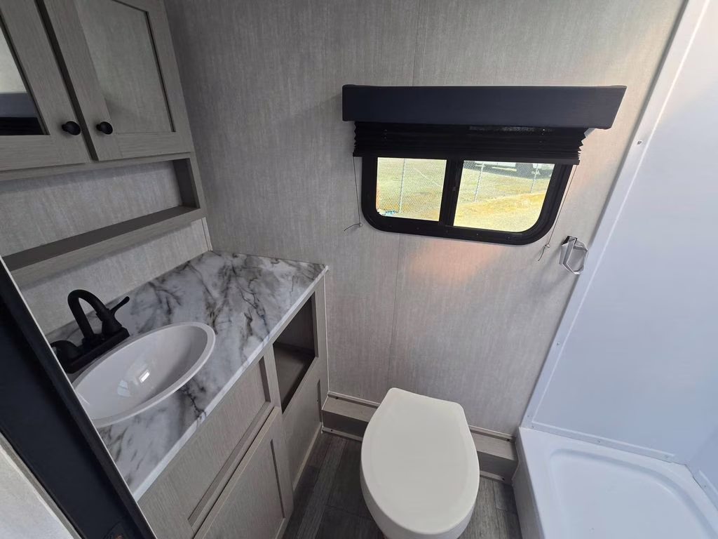 2025 Coachmen REMOTE 19R Trailer