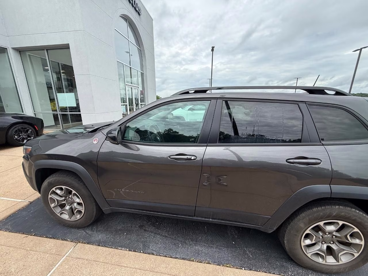 2022 GRAY Jeep Cherokee Trailhawk 4X4 SUV