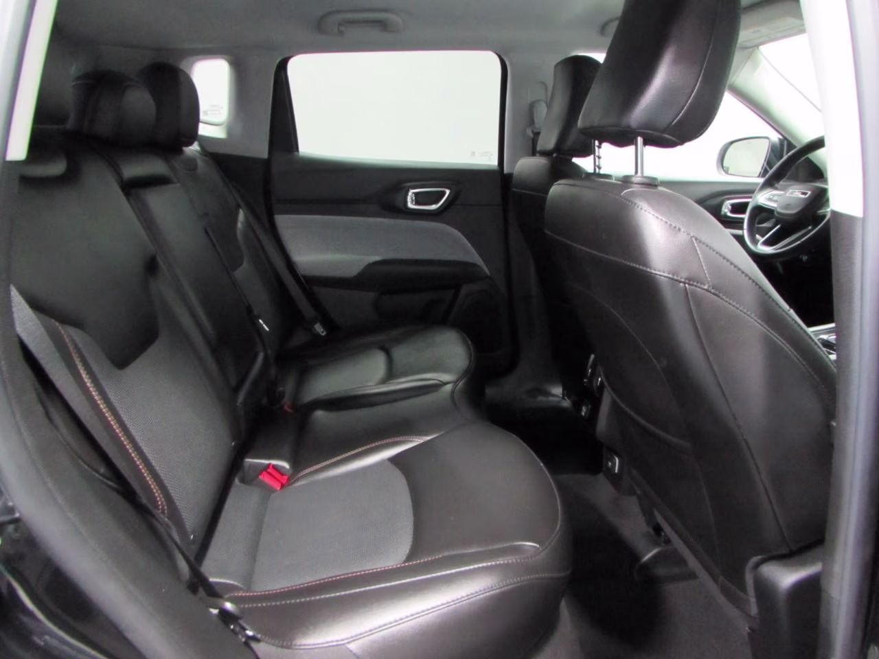 2022 Diamond Black Crystal Pearlcoat Jeep Compass Latitude Lux 4X4 SUV