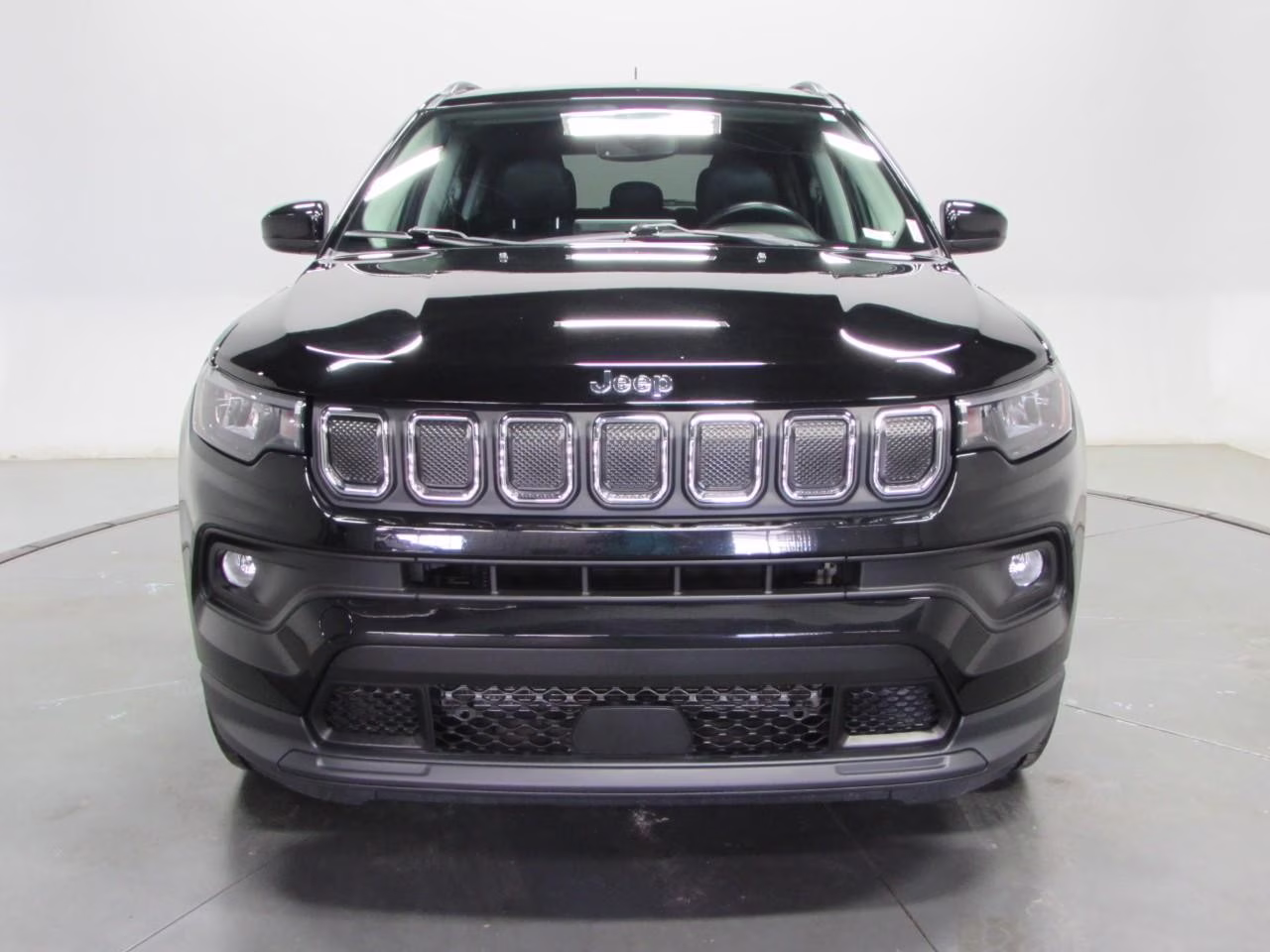 2022 Diamond Black Crystal Pearlcoat Jeep Compass Latitude Lux 4X4 SUV