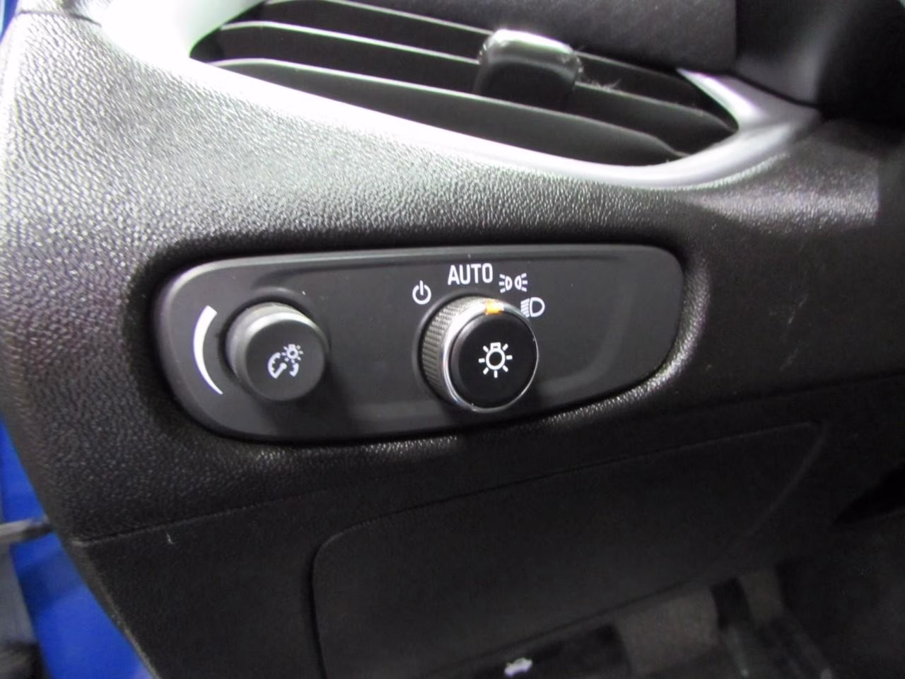 2023 Riverside Blue Metallic Chevrolet Malibu LT 1LT FWD Sedan