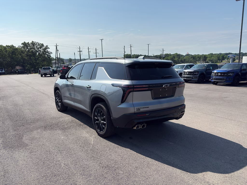 2026 Sterling Gray Metallic Chevrolet Traverse FWD LT FWD SUV